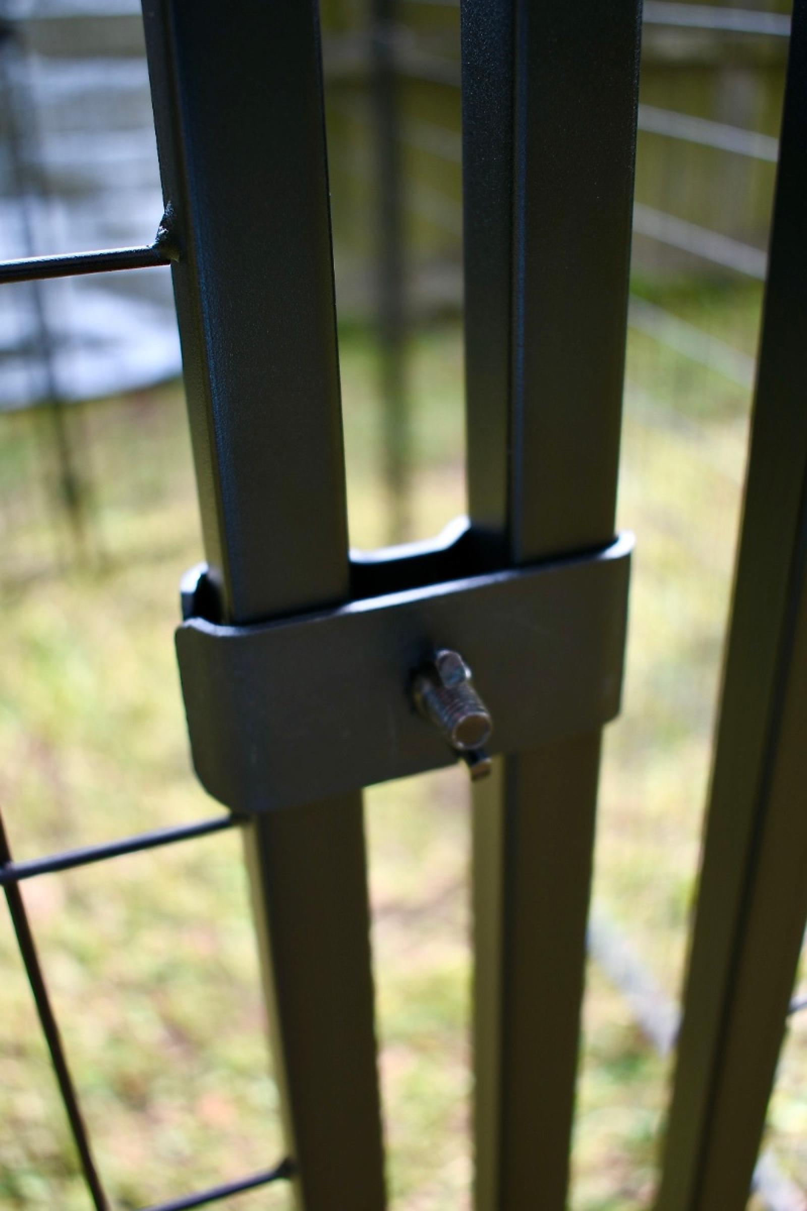 Pet Sentinel's 6ft H x 4ft W x 8ft D Welded Wire Kennel Kit with Cover