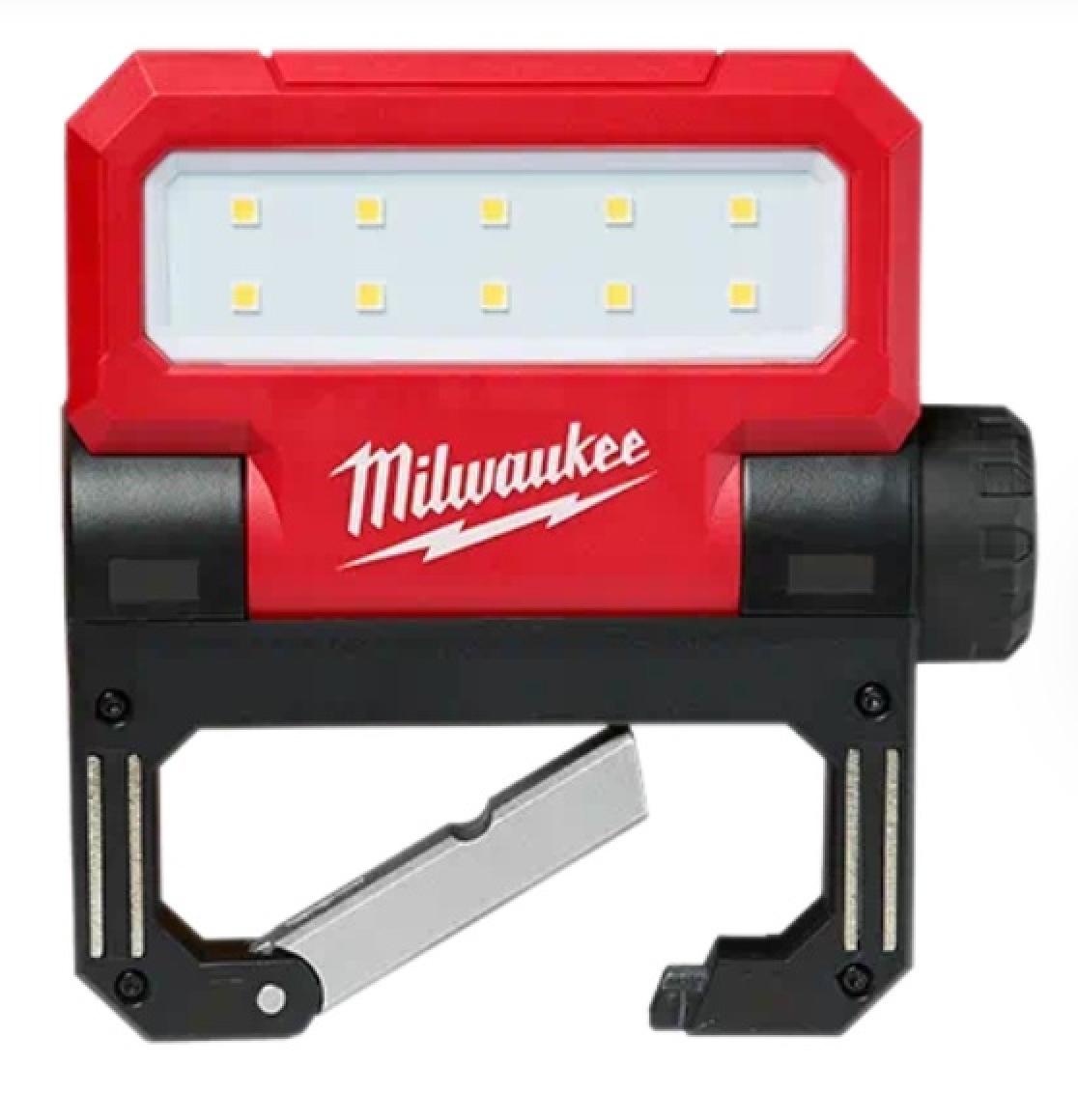 Milwaukee USB Rechargeable ROVER Pivoting Flood Light