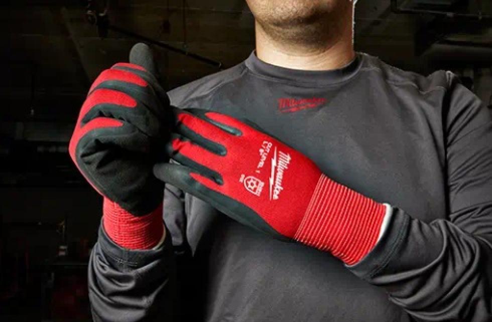 Milwaukee Cut Level 1 Winter Dipped Gloves