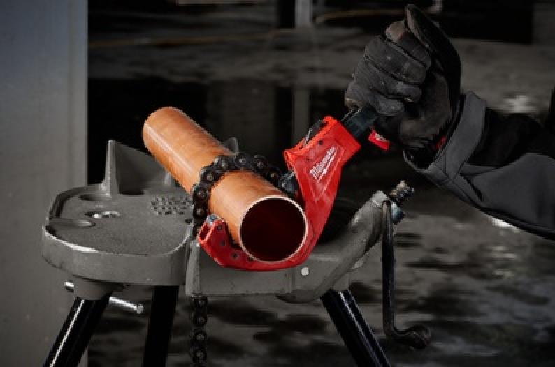 Milwaukee 2 1/2 Inch Quick Adjustment Copper Tubing Cutter Cutting Copper Tubing