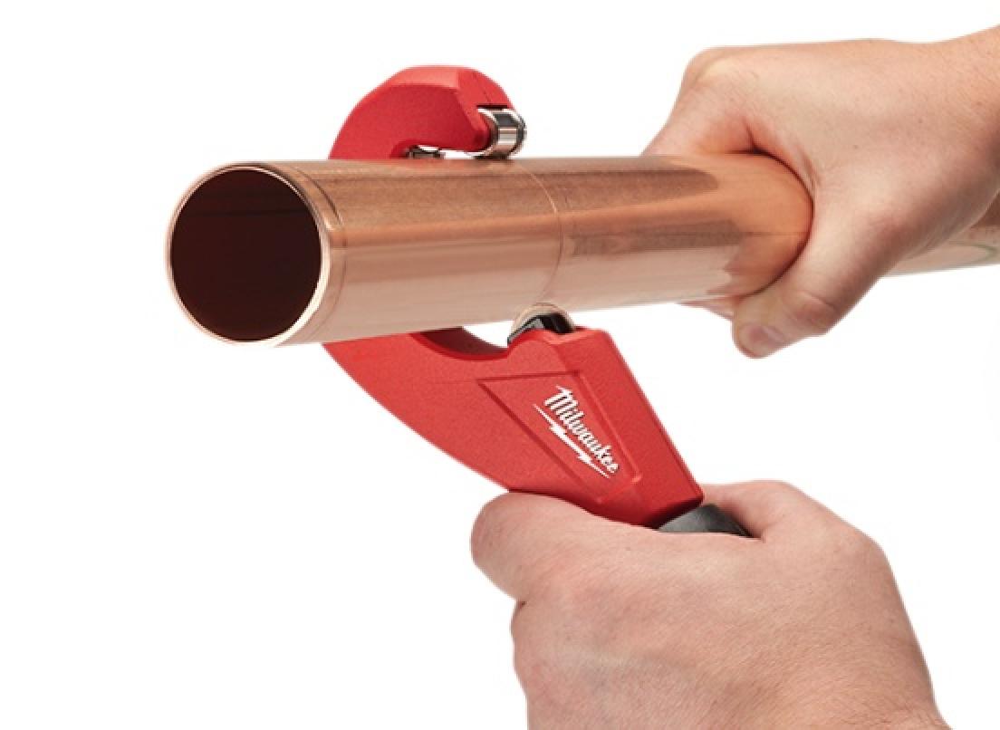 Milwaukee 1-1/2 Inch Constant Swing Copper Tubing Cutter Cutting a Copper Tube