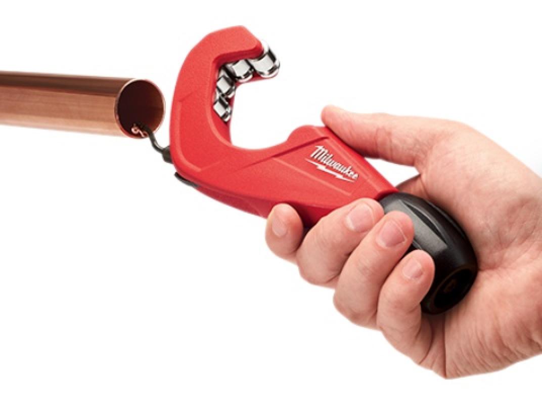 Milwaukee 1-1/2 Inch Constant Swing Copper Tubing Cutter On-Board Reamer in Use