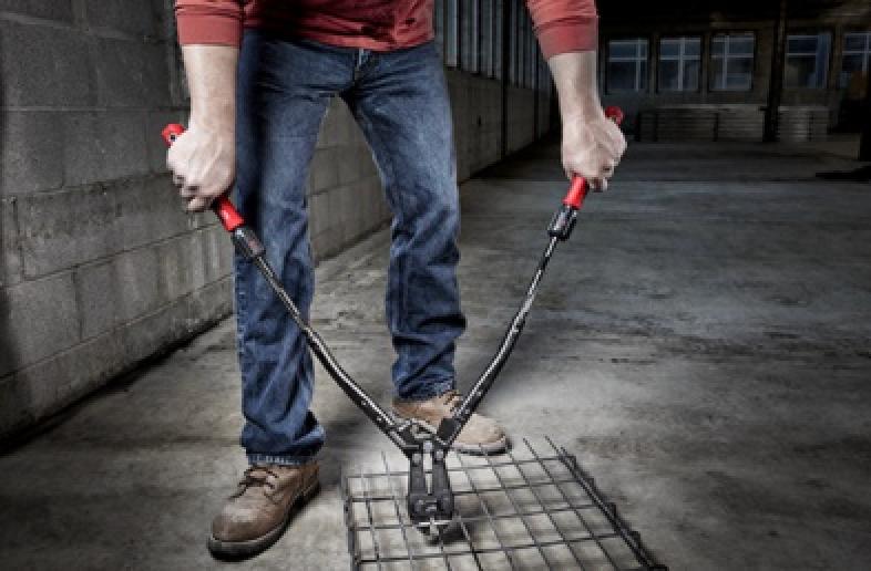 Milwaukee 24 Inch POWERMOVE™ Adaptable Bolt Cutter Cutting Cage Wire