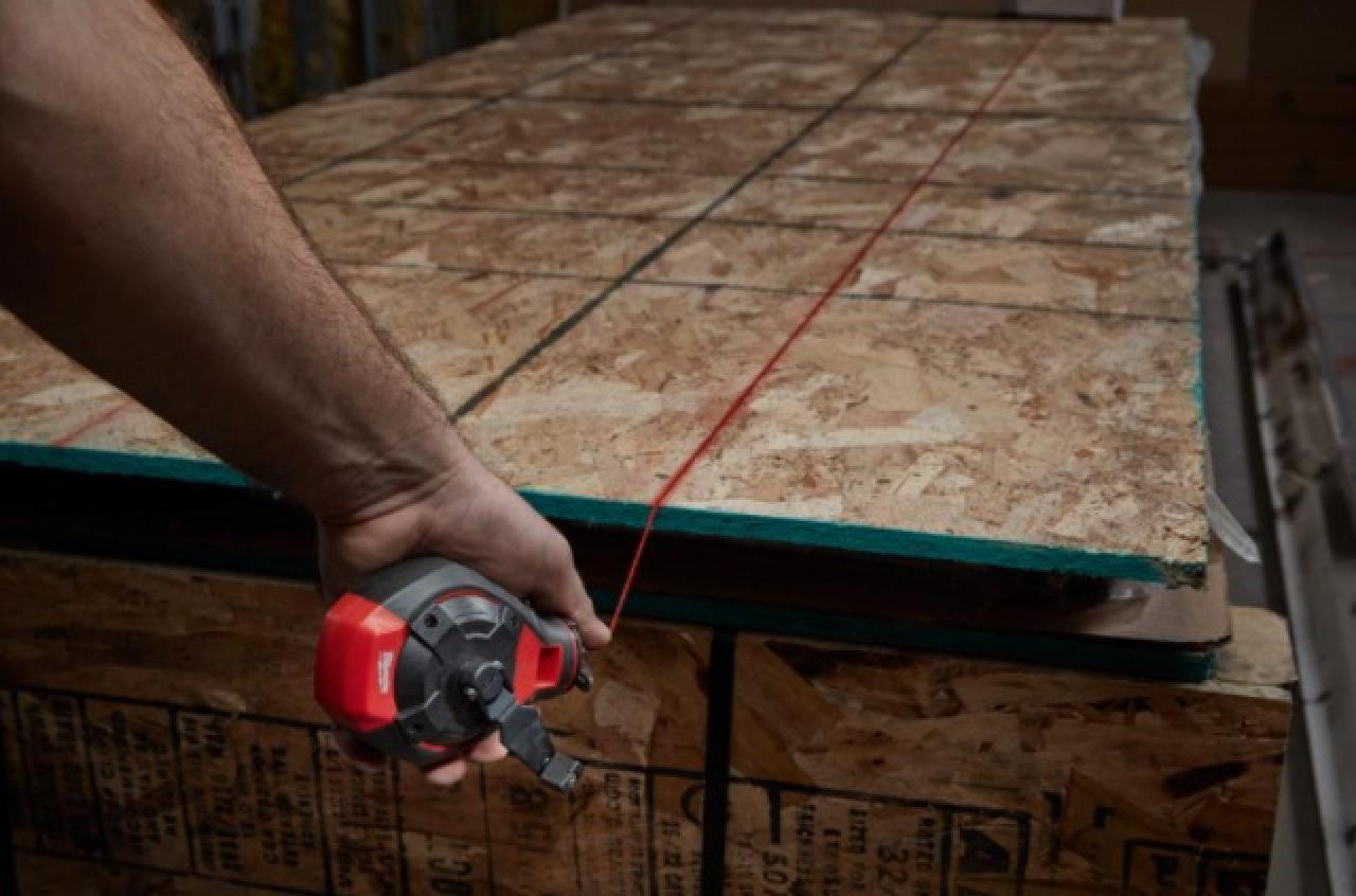 Milwaukee 100 Foot Precision Chalk Reel Replacement Line in Use with Plywood