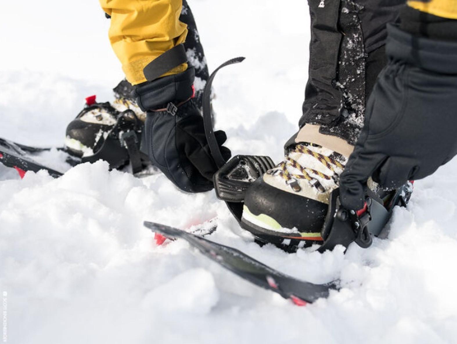 MSR Men's Revo Explore 25 Inch Snowshoes 