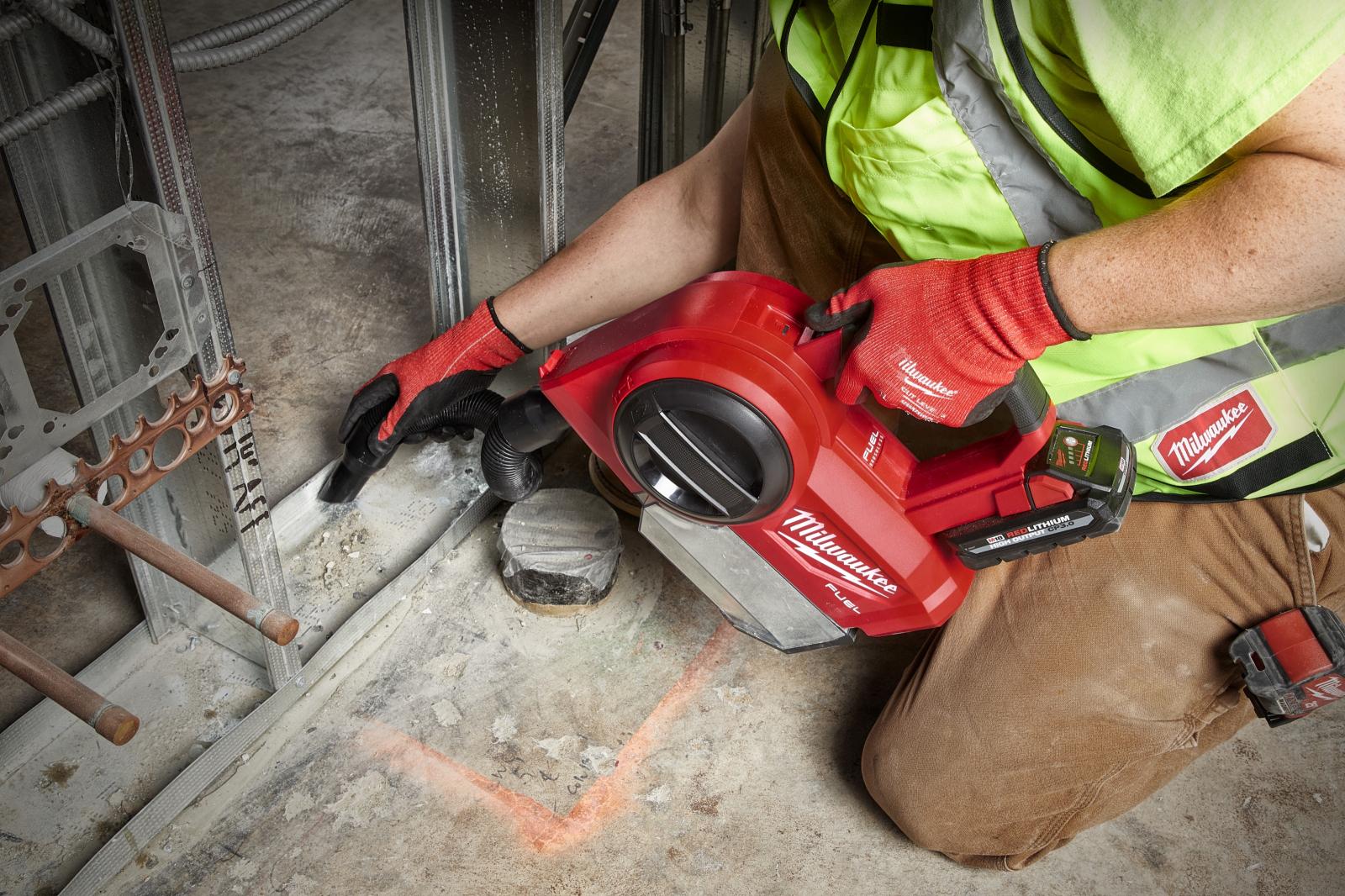 thumbnail image 2 of Milwaukee M18 Fuel Compact Vacuum (Bare Tool) Refurbished, Model 0940-20 2 of 5