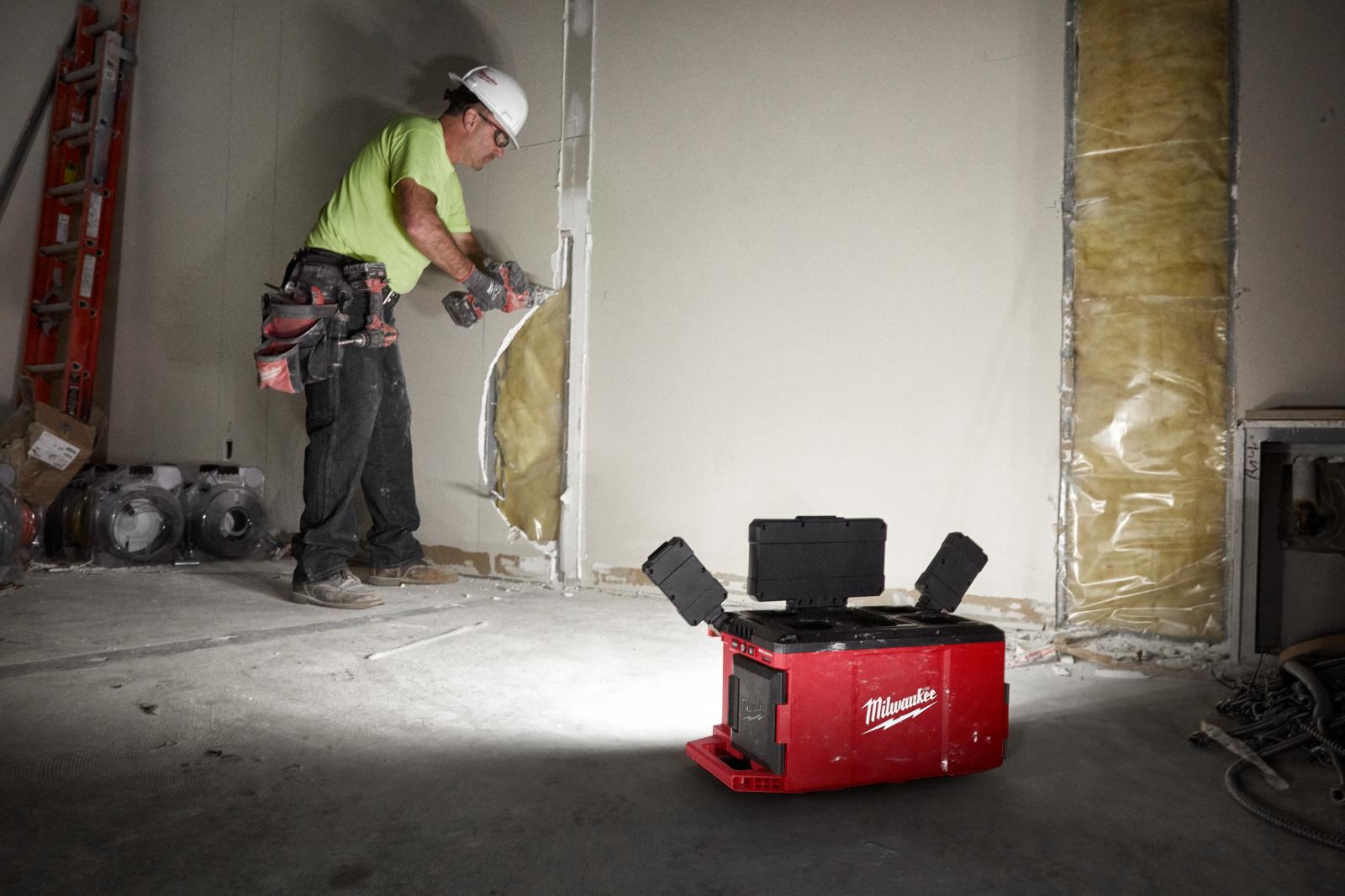 Milwaukee M18 Packout Light/Charger