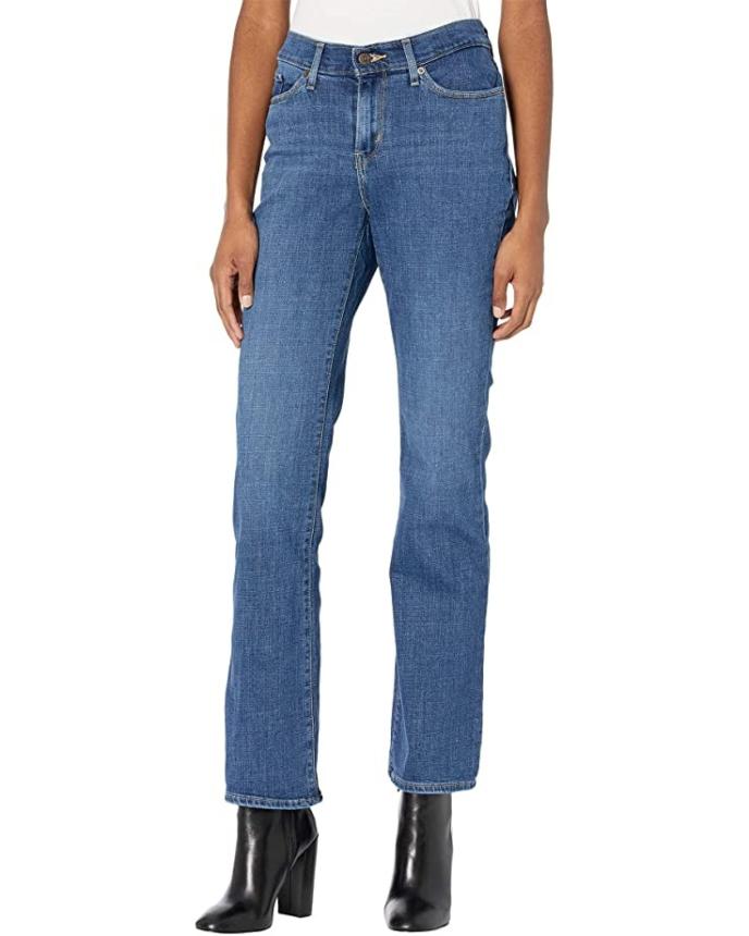 content/products/Levi's Women's Classic Bootcut Jeans