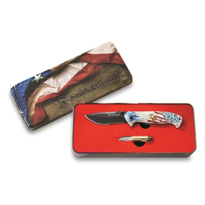 content/products/ Smith & Wesson American Eagle and Bullet Knives with Gift Tin