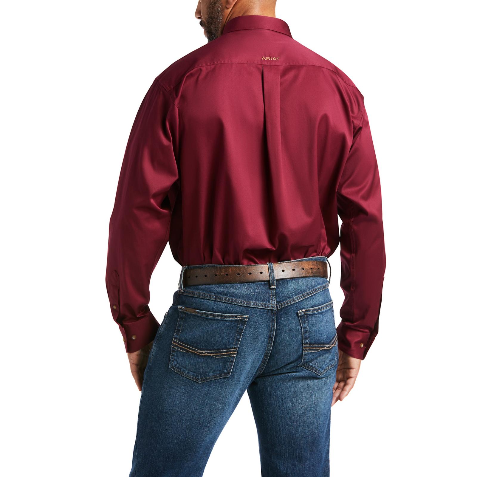 Ariat Men's Solid Twill Classic Fit Shirt