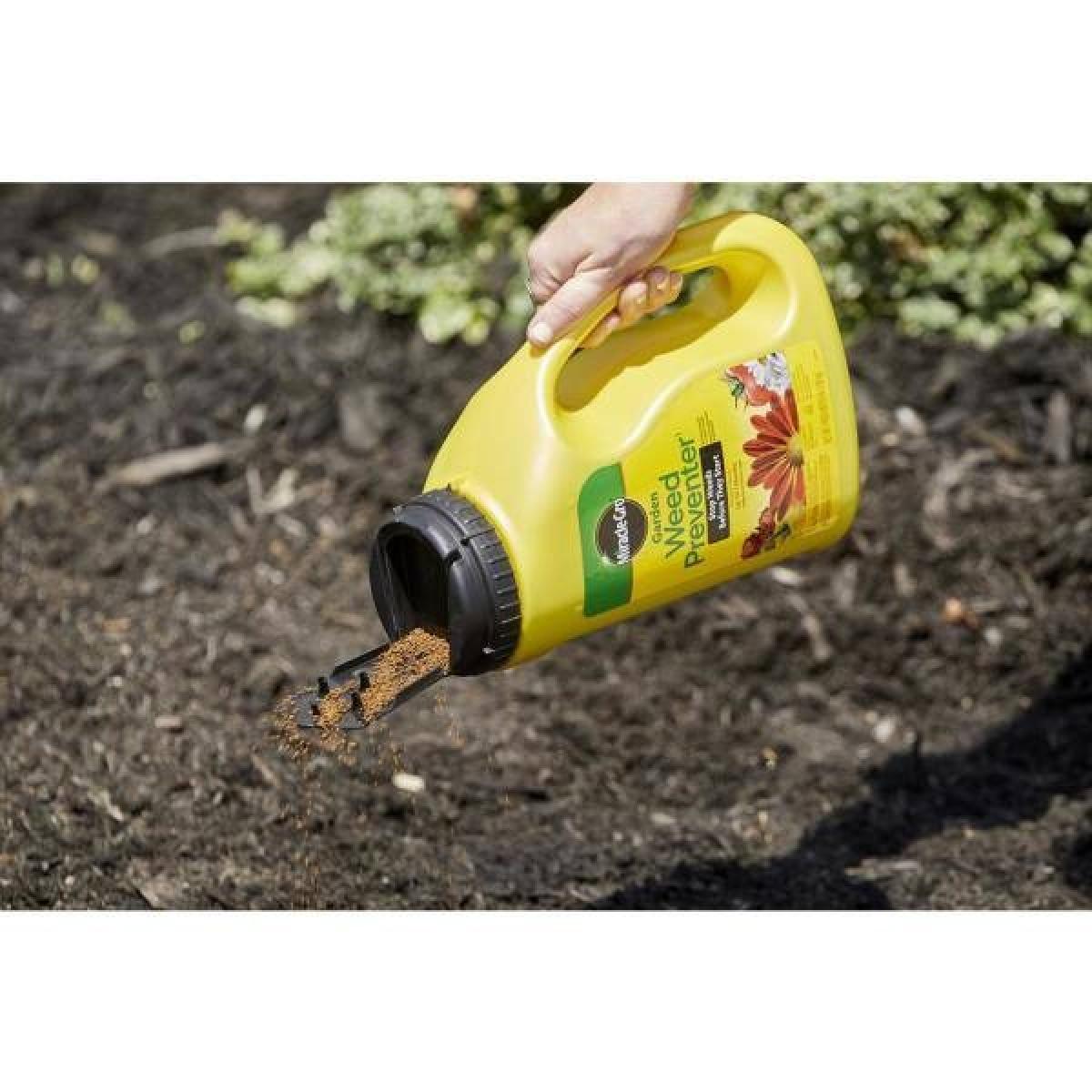 Miracle-Gro Garden Weed Preventer