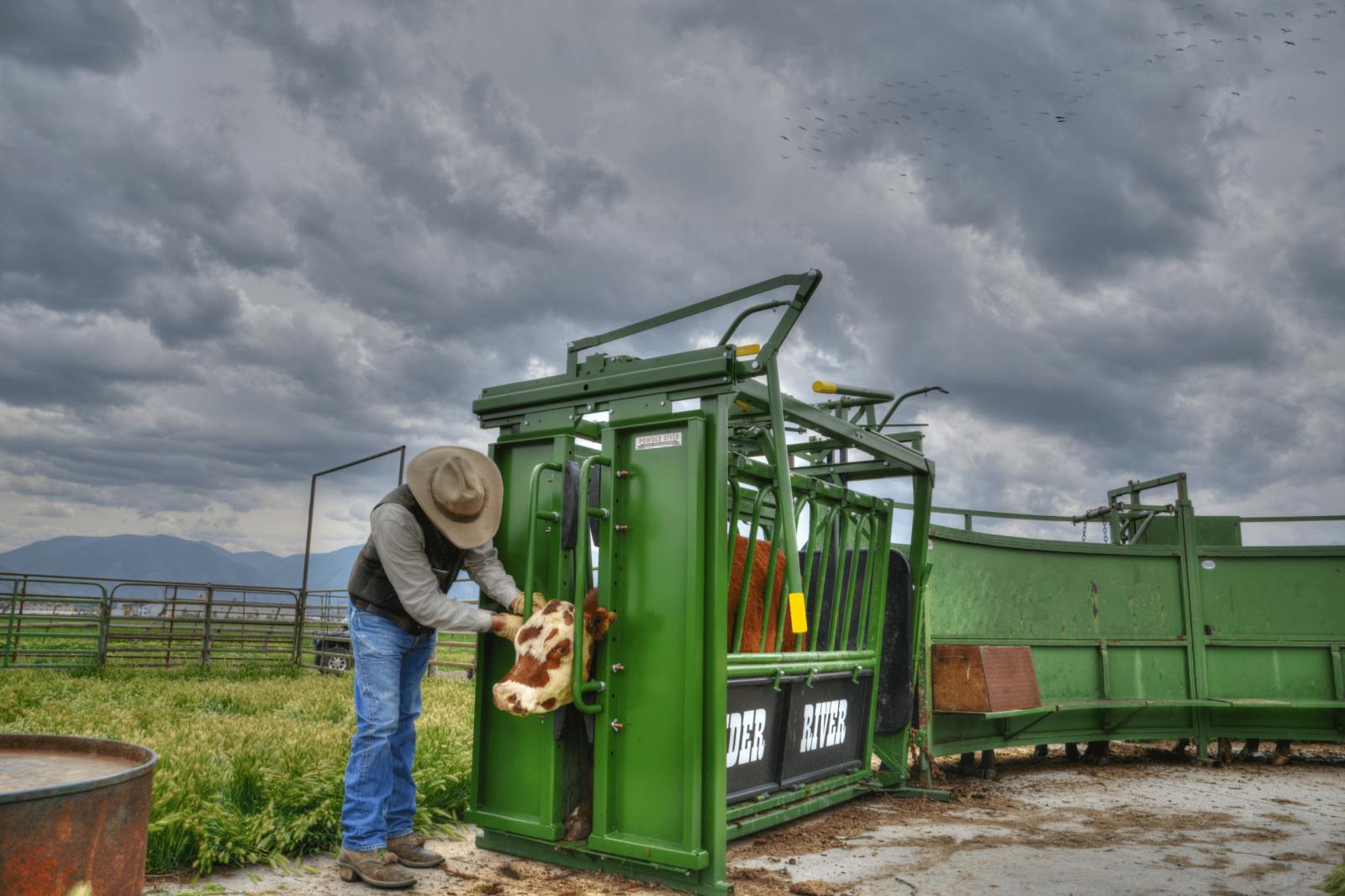 Powder River C2000 Manual Chute