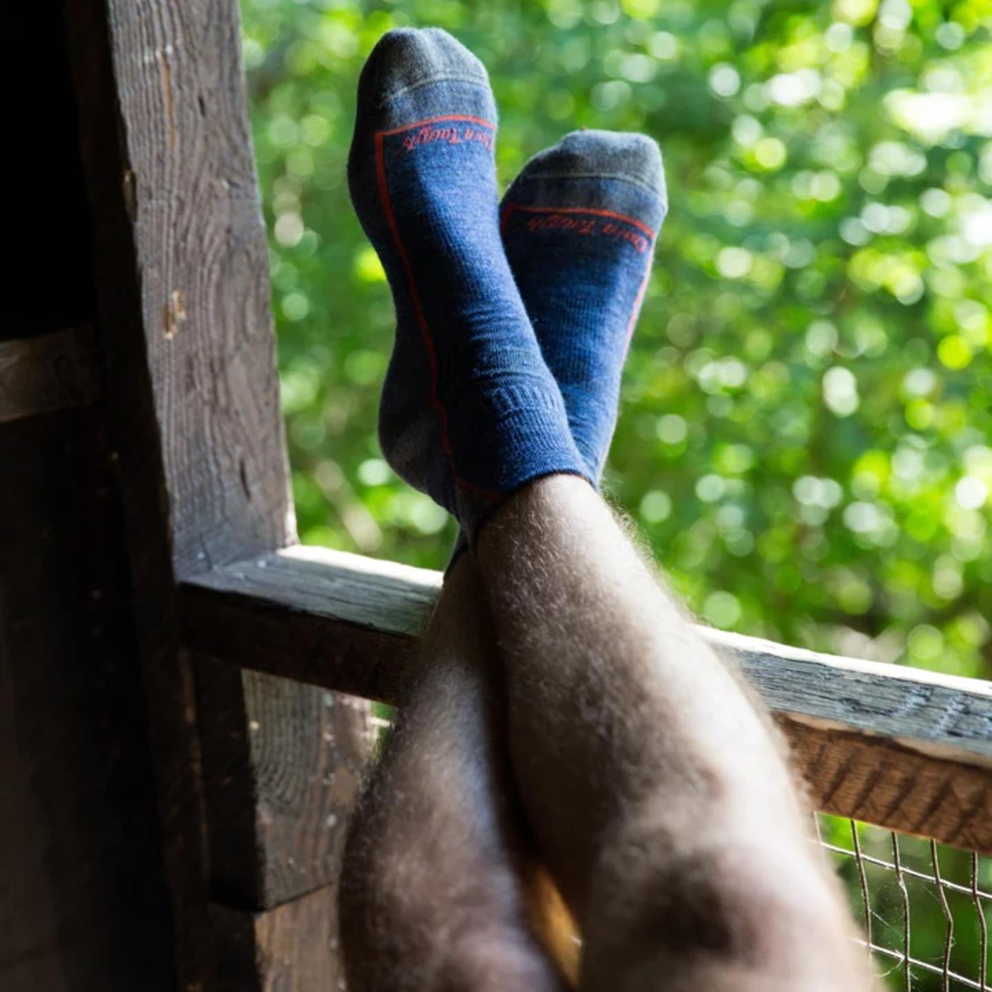 Darn Tough Men's Hiker Quarter Midweight Hiking Sock