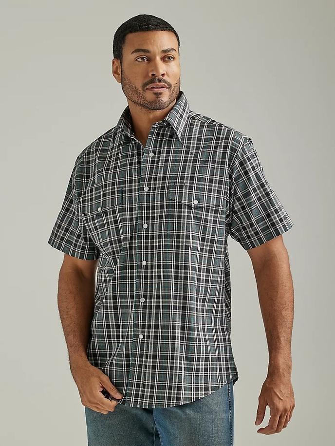 Wrangler Men's Wrinkle Resist Short Sleeve Western Snap Plaid Shirt